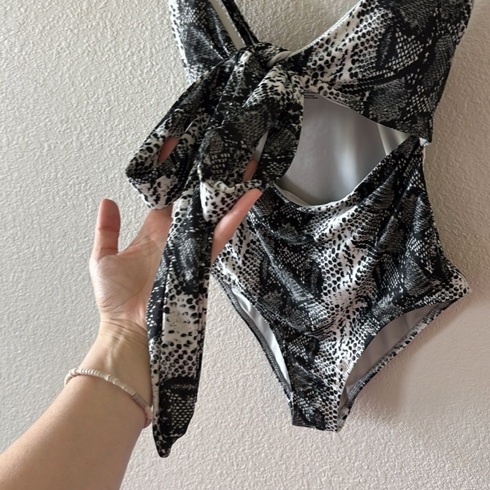AERIE Snack Wrap One Piece Full Coverage Swimsuit size XS - Picture 3 of 6